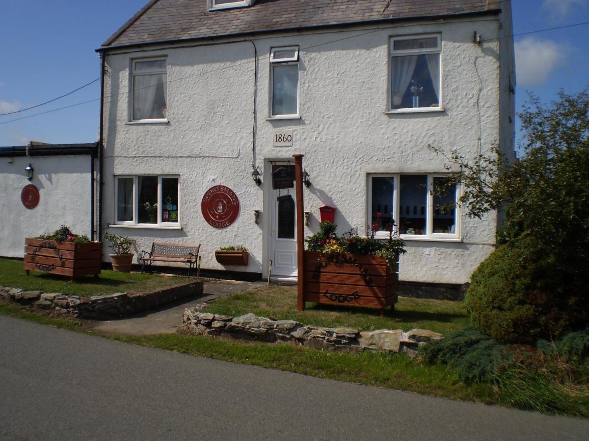 Sportsmans Lodge Bed And Breakfast Amlwch Esterno foto